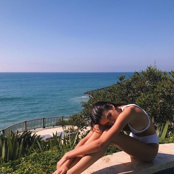 Meet your Posher, Lauren - Picture 1 of 1